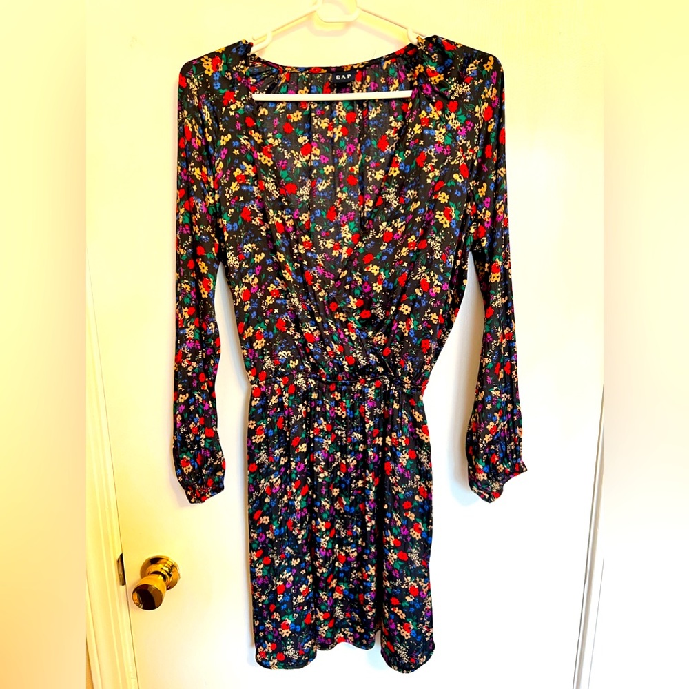 GAP Floral Long Sleeve Surplice Midi Dress Size Medium- petite